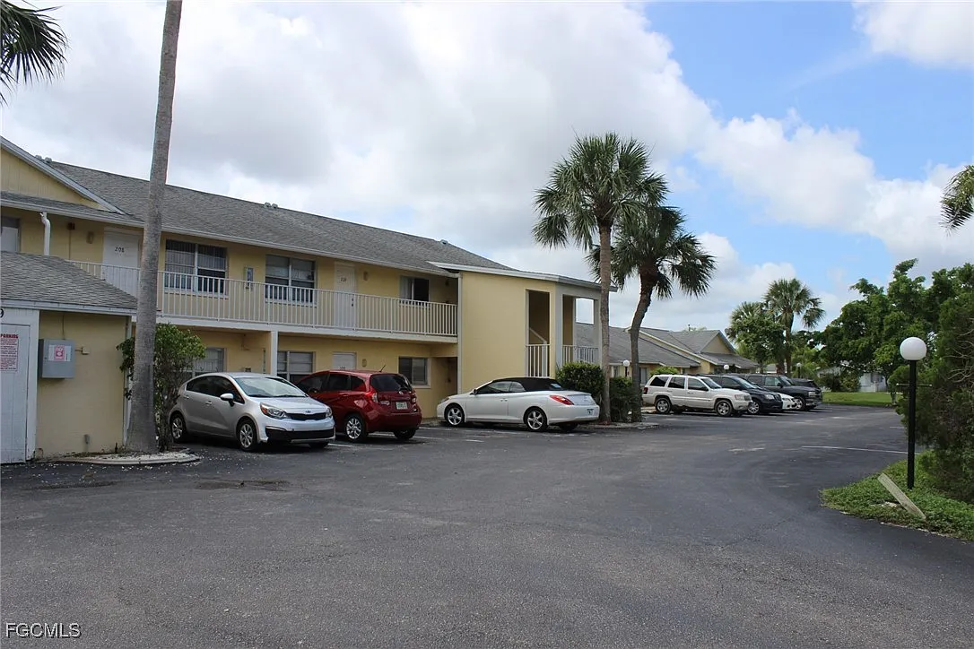 2 bed, 2.0 bath, 860 sqft, $1,150 — Photo 1