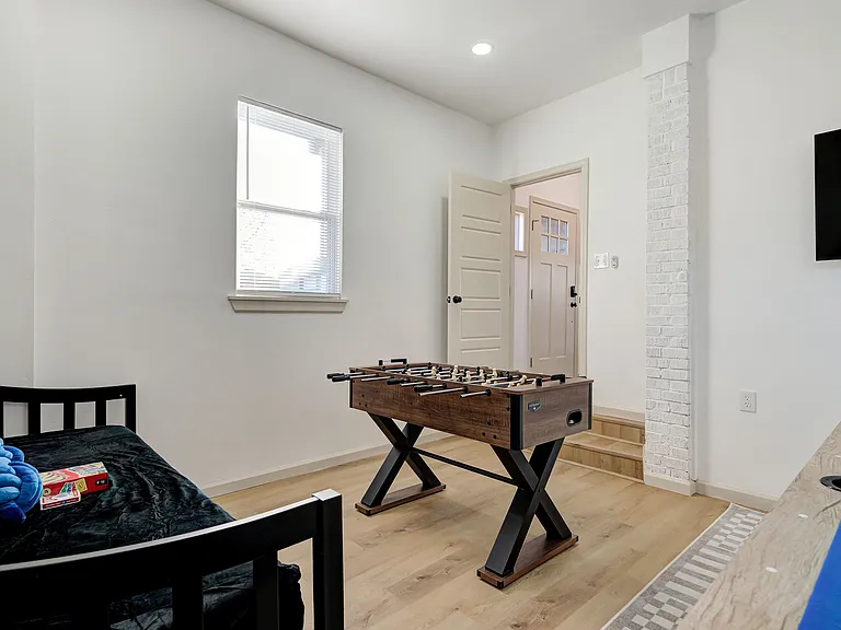 NW 43rd St — Photo 38