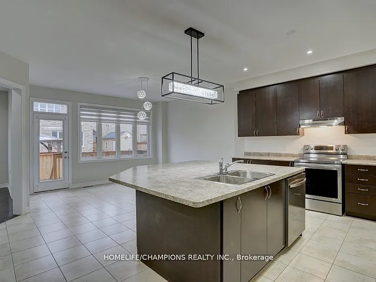 102 Benadir Ave — Photo 13
