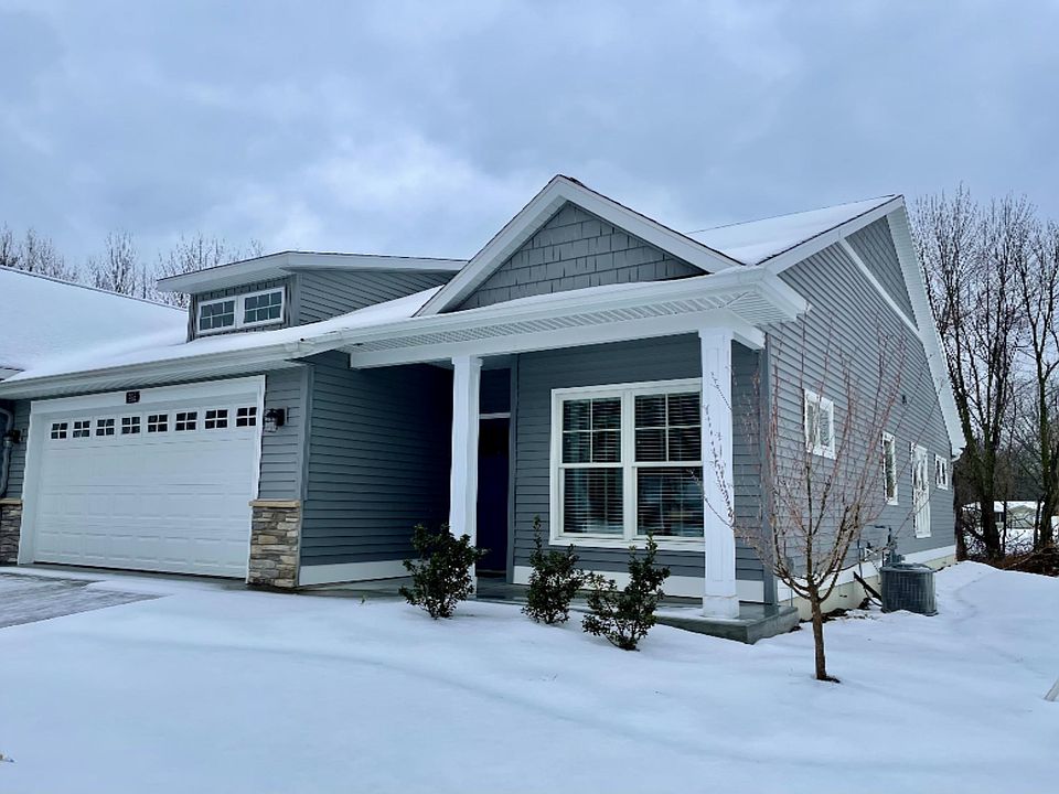1st image of 996 Maplewood Ct #1