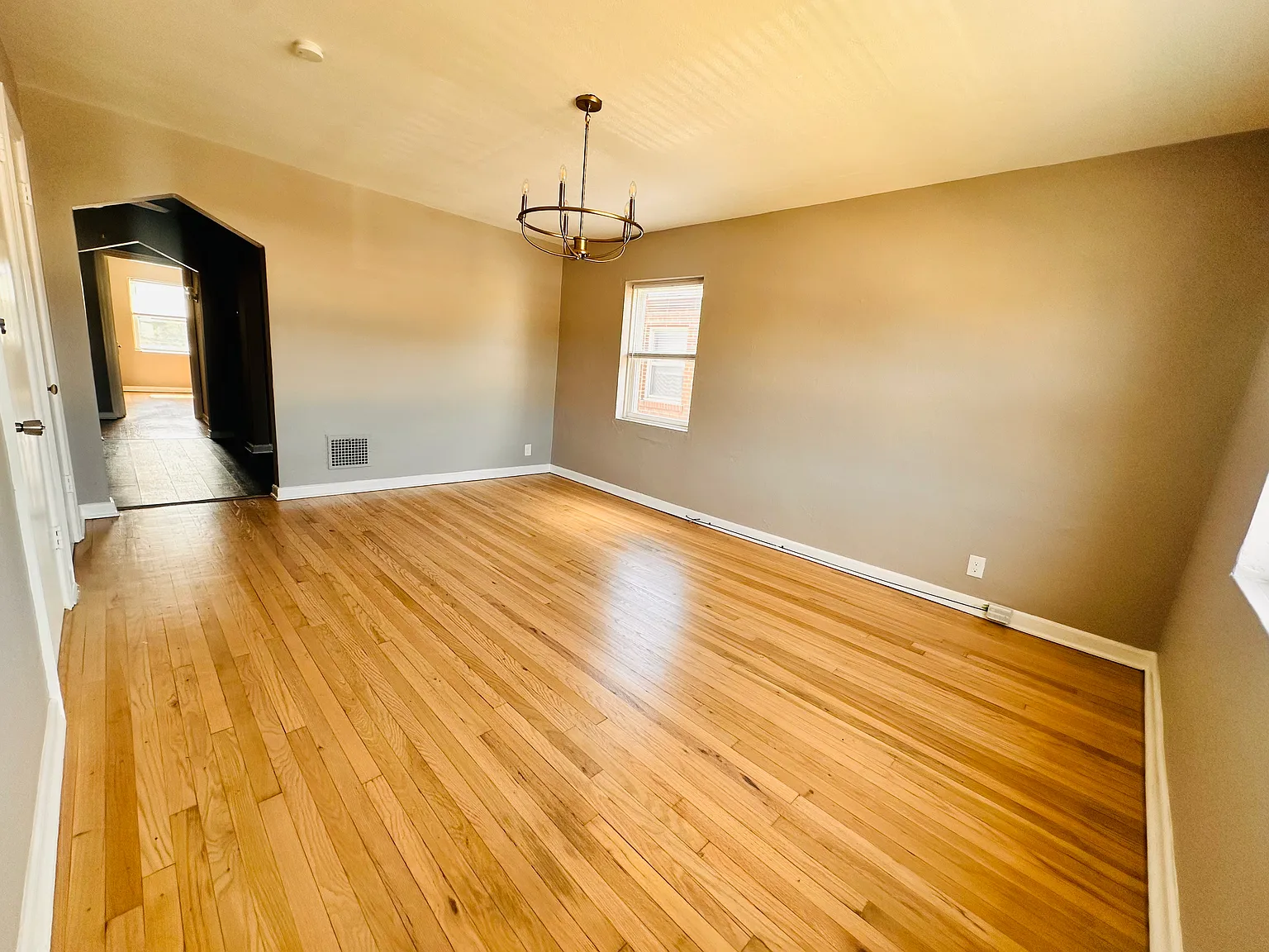 1 bed, 750 sqft, $900 — Photo 3