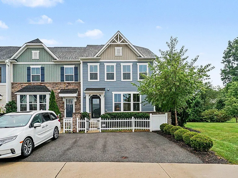 165 Peter Ln — Photo 2