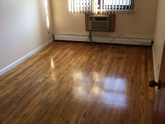 1st bedroom