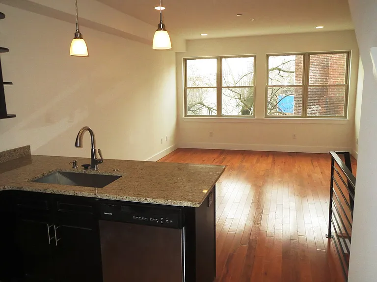 1614 Ogden St — Photo 3