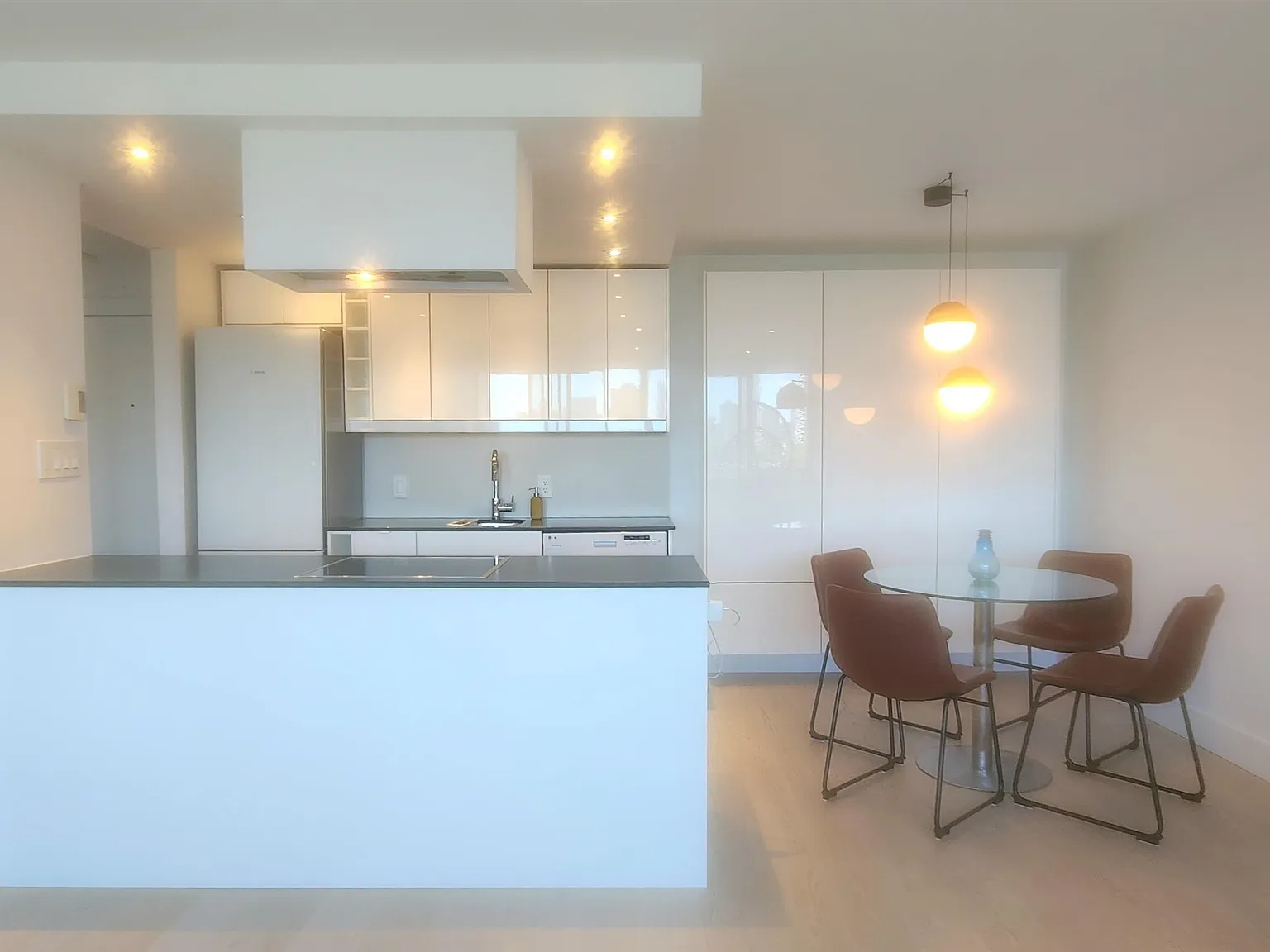 1 bed, 725 sqft, $2,850 — Photo 4