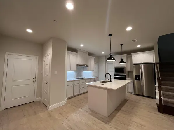 633 Sandiford Ct, Mansfield, TX 76063