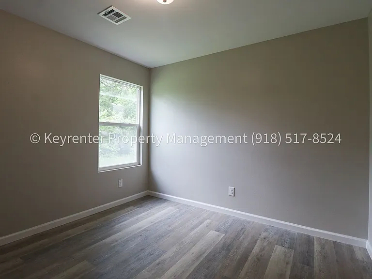 43 S Toledo Ave — Photo 14