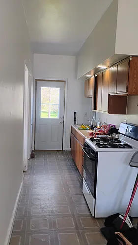 516 W North St Photo 1