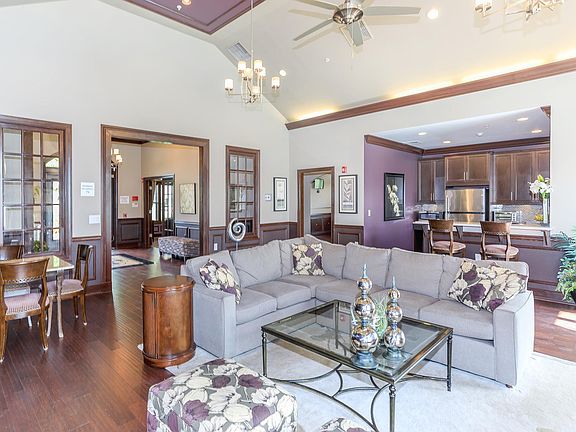 ENJOY OUR MODERN CLUBHOUSE