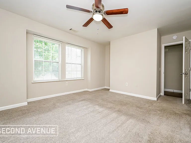 2370 Iron Horse Dr — Photo 9