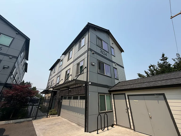 TAC T 7624 Pacific Ave (cot) — Photo 9