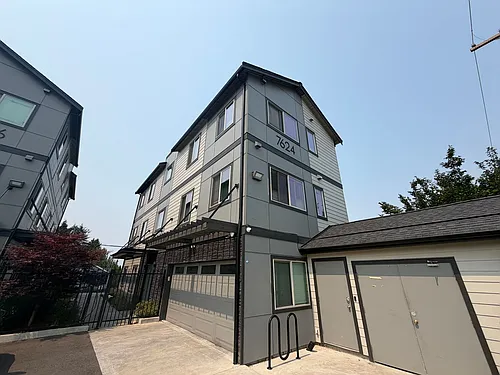 TAC T 7624 Pacific Ave (cot) Photo 1
