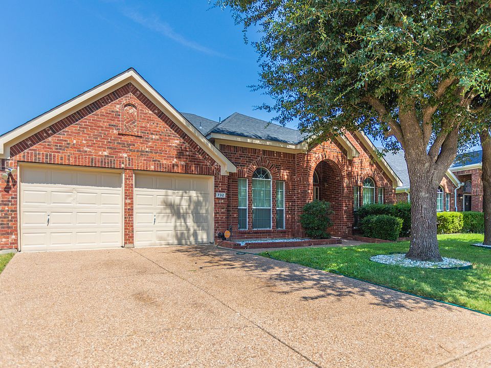 1st image of 732 Magnolia Trl