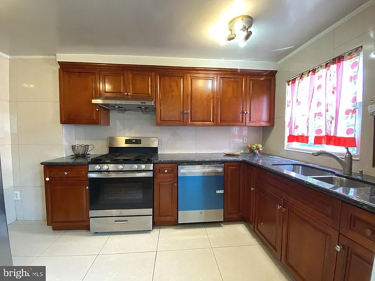12673 Biscayne Dr — Photo 10