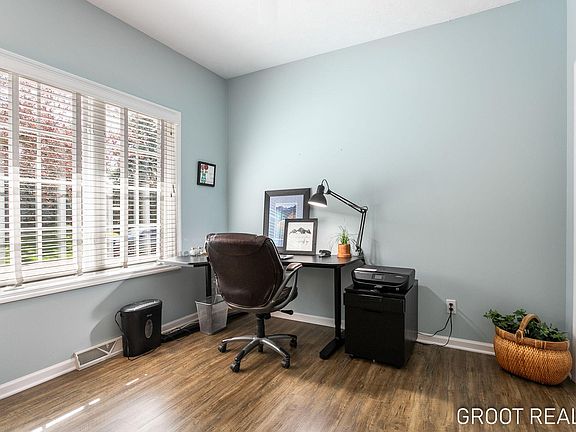 3rd image of 1273 Gleneagle Pl #15