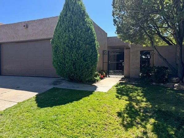 7452 Burlison Dr NE, Albuquerque, NM 87109
