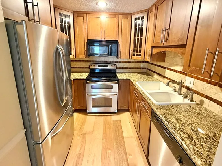 109 N Main St #1109 — Photo 4