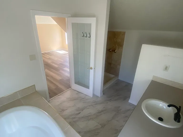 1620 Broadway St NE — Photo 11