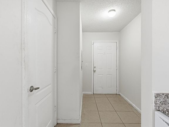 4th image of 3000 S Adams St #1118