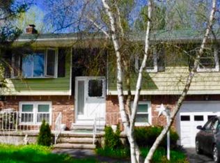 69 Charlton Rd, Ballston Lake, NY 12019