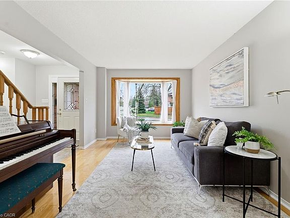 5th image of 222 Riverview St