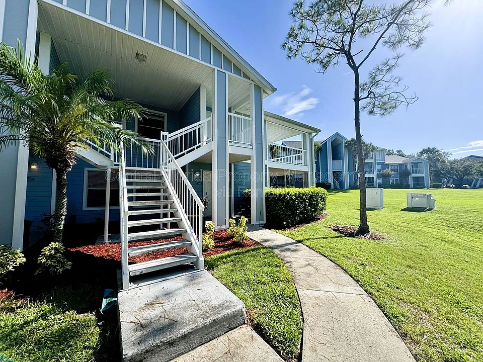 2608 Grassy Point Dr #206