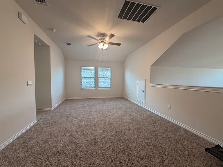 7401 Mayplace Dr — Photo 18