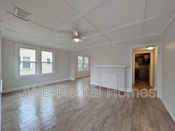 4th image of 823 Mackinaw St