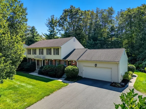 441 Inverness Ln, Longmeadow, MA 01106