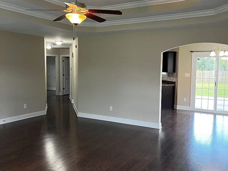 2724 Barbera Dr — Photo 3