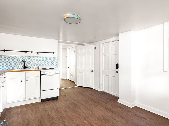 3rd image of 620 Woodward Ave SE Unit 3