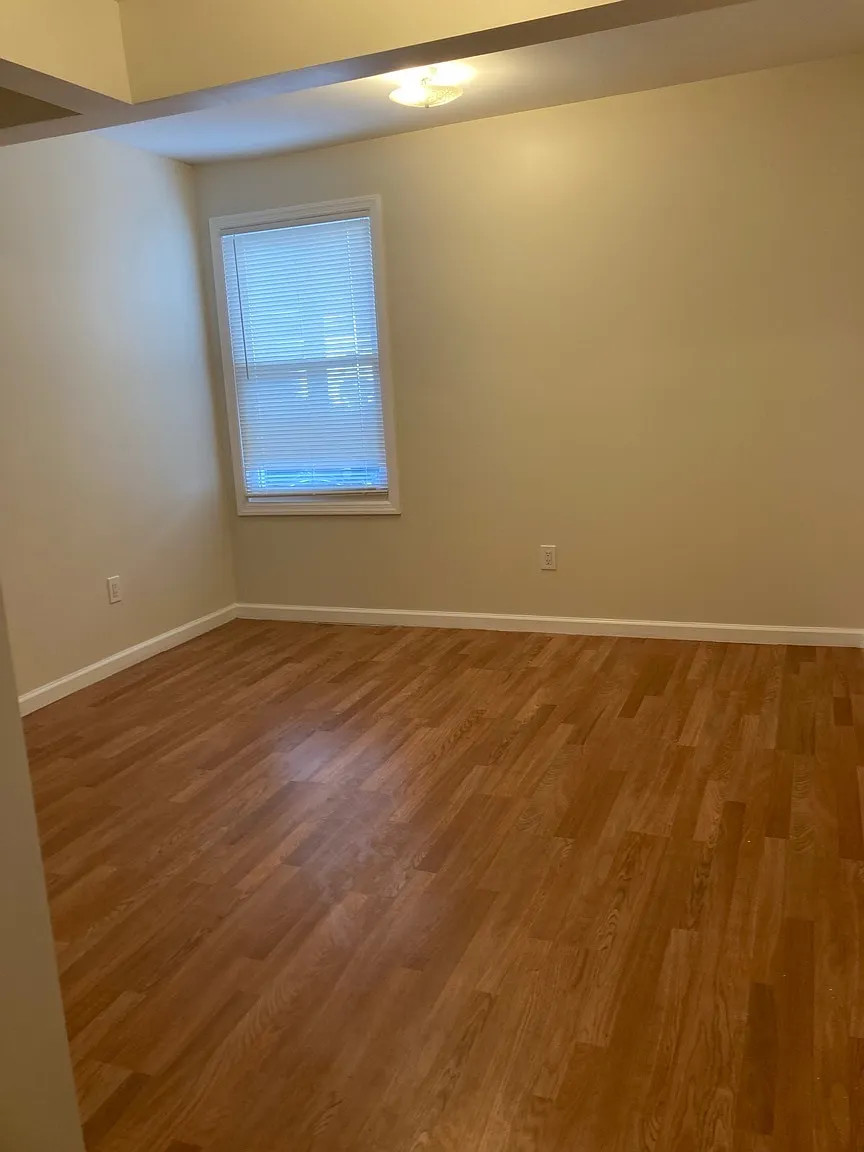 18 Grant Ave — Photo 3