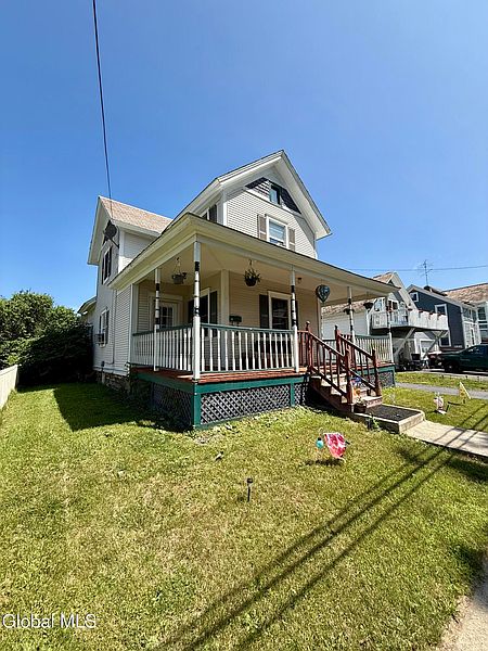 3rd image of 11 Irving Avenue