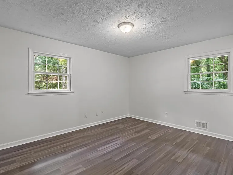246 Barbara Ln SW — Photo 22