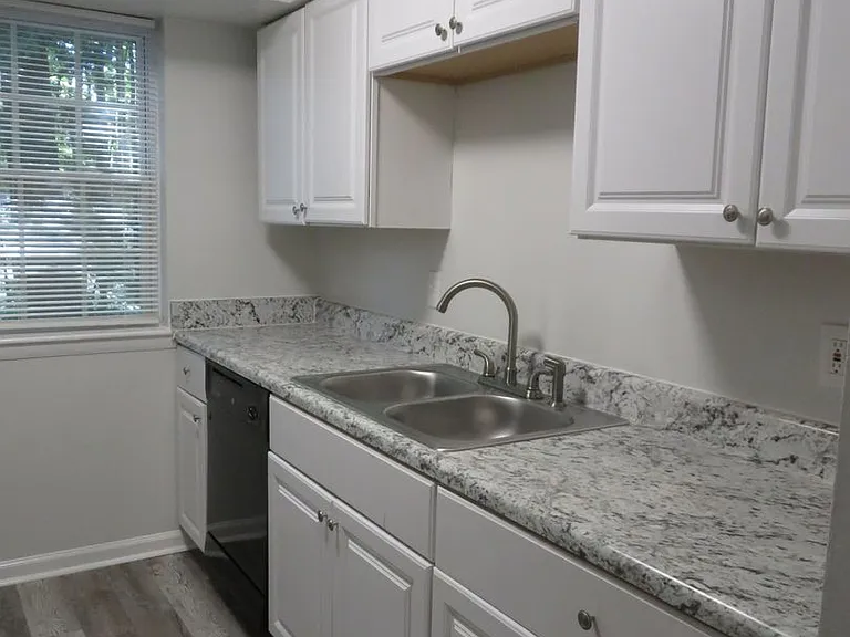 1100 Lakeview Ave — Photo 25