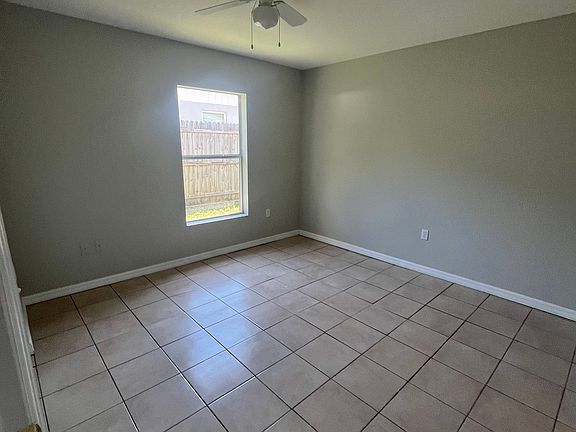3rd image of 2244 Palmwood Dr #B