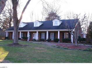 1474 Country Meadows Ln, Kernersville, NC 27284