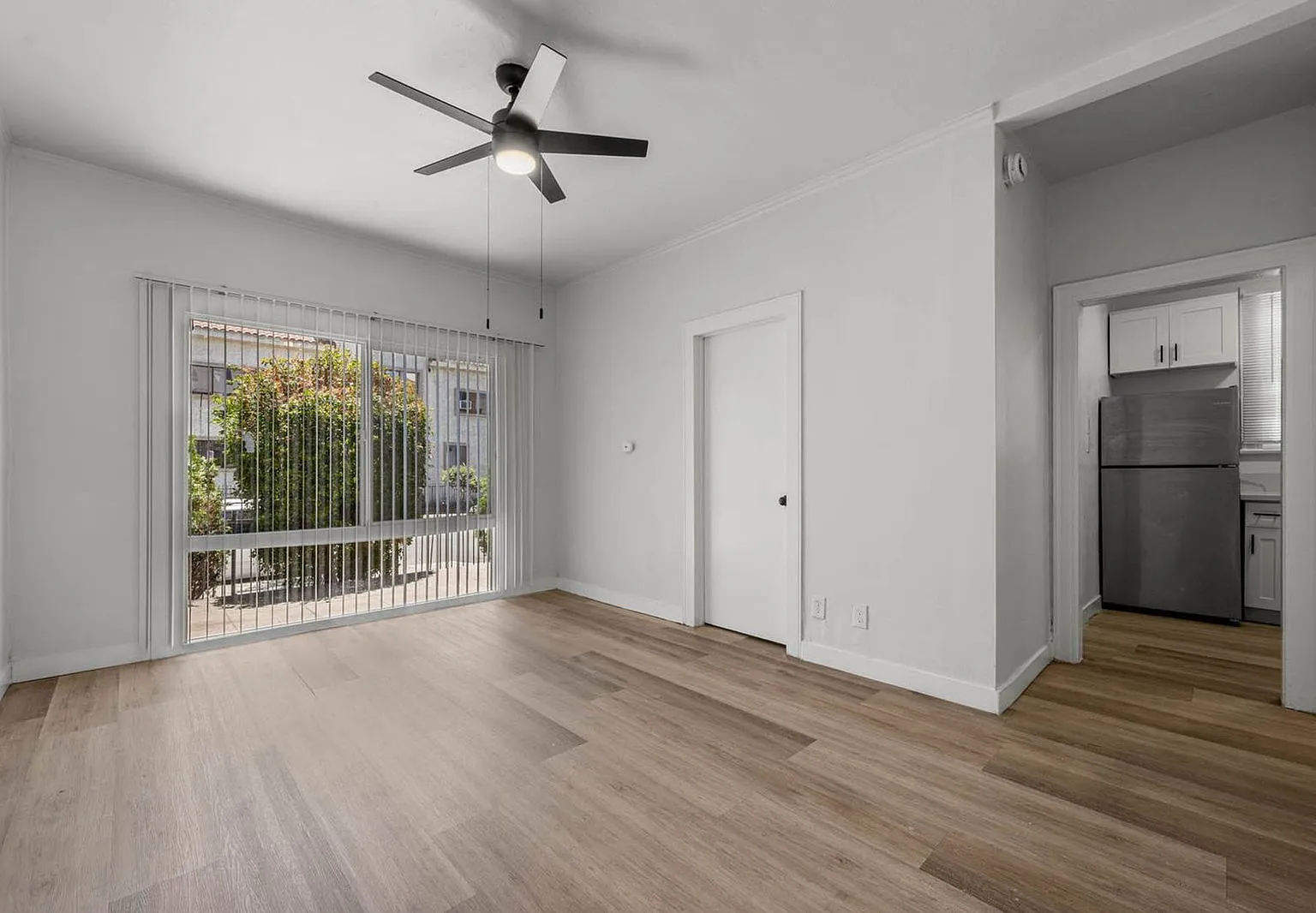 1 bed, 1.0 bath, 650 sqft, $1,895 — Photo 3
