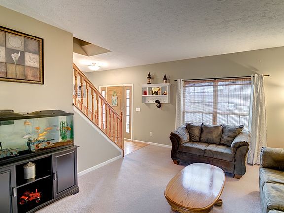 3rd image of 100 Waterstone Dr
