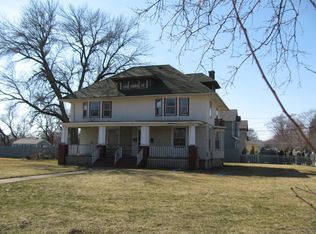 576 S State St, Elgin, IL 60123