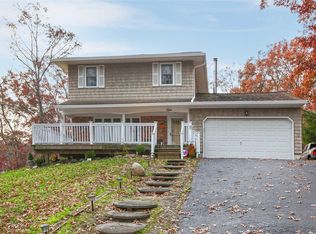 4 Mare Ln, Commack, NY 11725