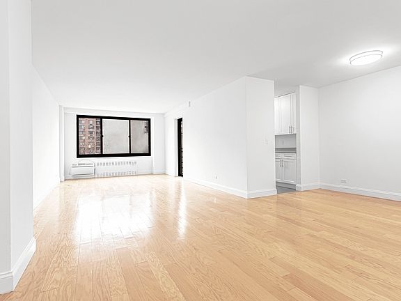 3rd image of 10 W 135th St APT 8S