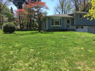 27 Rumbrook Rd, Elmsford, NY 10523