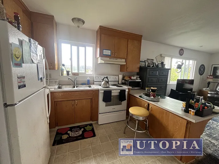 SCZ T 140 Bay Street — Photo 9