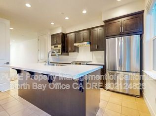 908 Prospect Ave, Santa Rosa, CA 95409