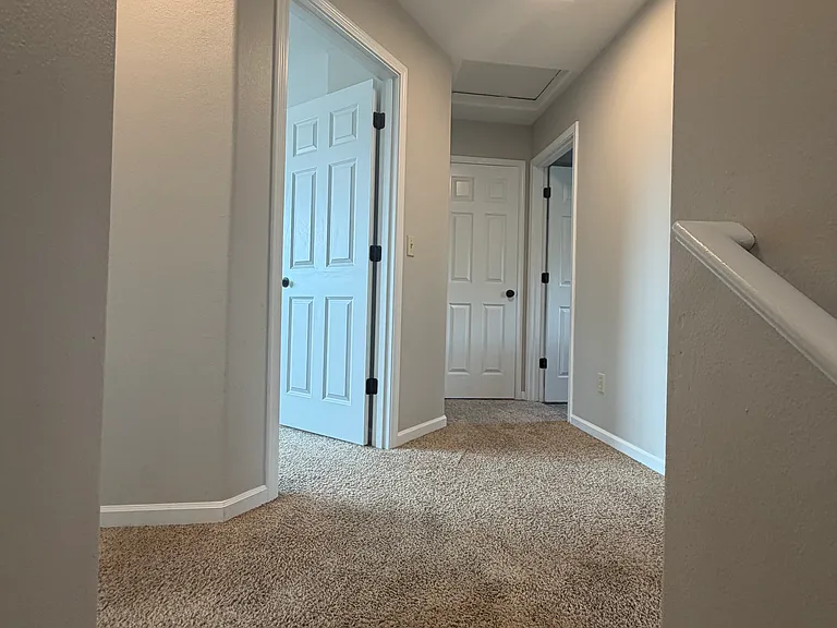 1426 NE Thomas Ct — Photo 13