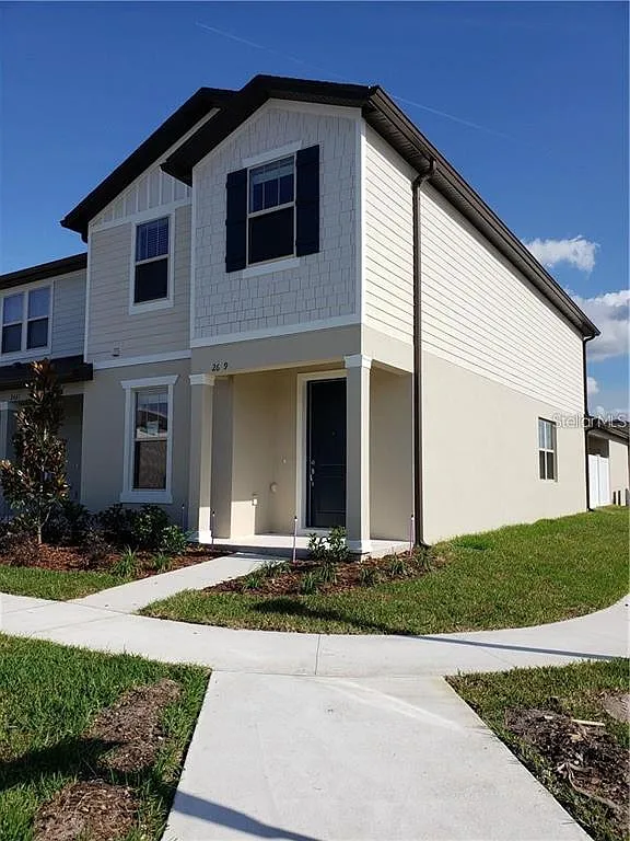 3 bed, 3.0 bath, 1825 sqft, $2,300 — Photo 2