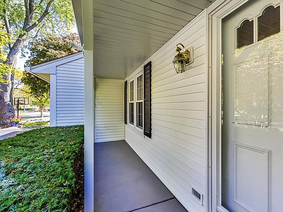 5th image of 1324 Dartford Ct