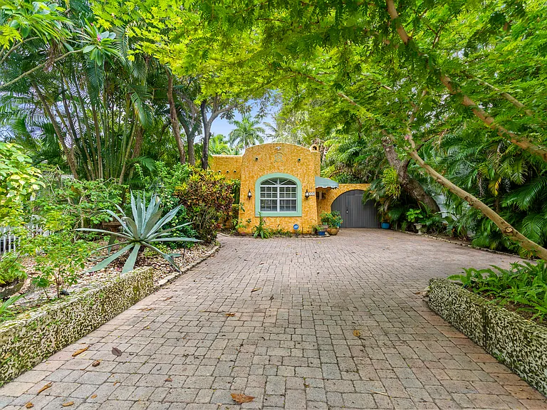 614 SE 5th Ct — Photo 55