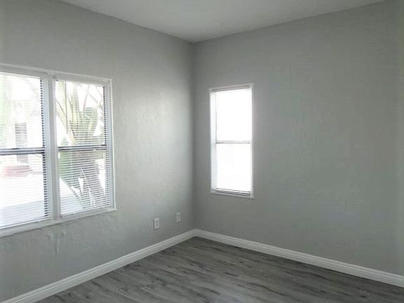 5th image of 767 E Sunrise Blvd #16